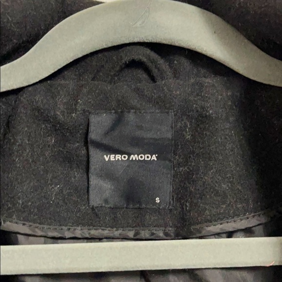 VERO MODA High Collar Buttoned Up Coat - Picture 6 of 8